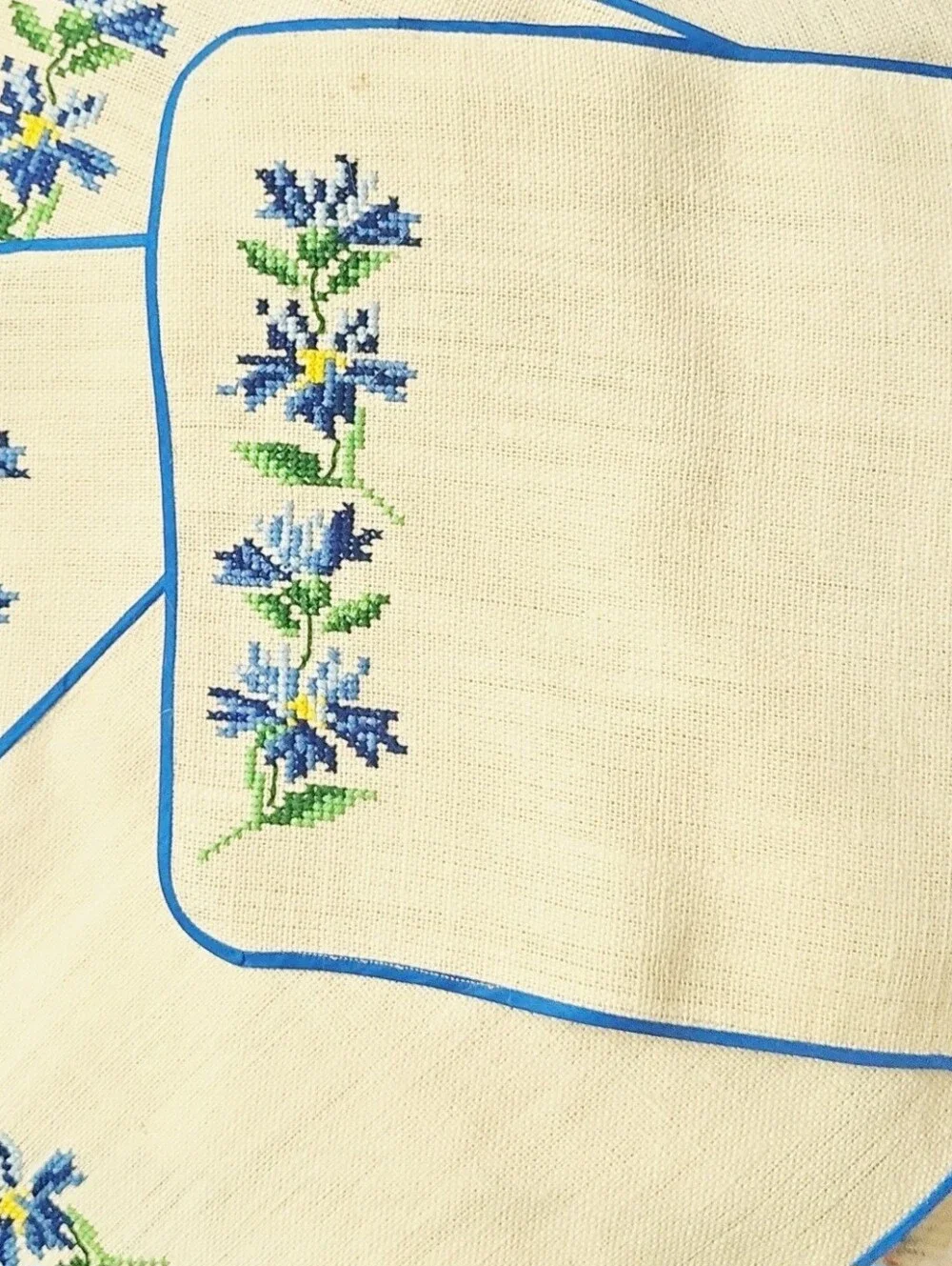 Vintage Handmade Cross-Stitch Floral Placemat Set 6 Plus Center Runner